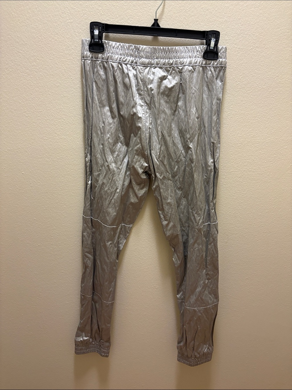 NWT RtA silver joggers - Picture 5 of 6